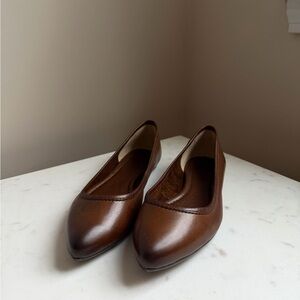 Frye Leather Pointed-Toe Flats – Brown